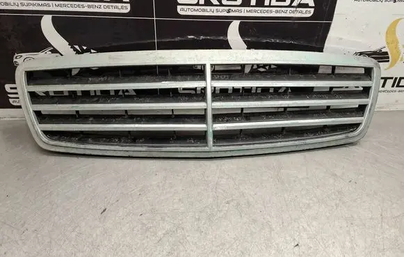 Mercedes-Benz C W203 Front grill 239547