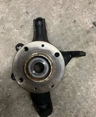 Peugeot 308 Front wheel hub spindle knuckle