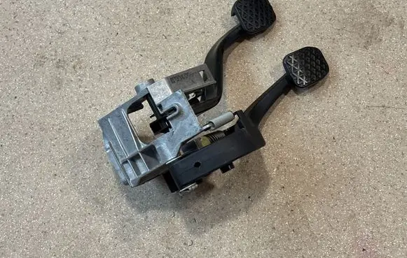 BMW M2 F87 Pedal assembly 6876795 6878289 6878300