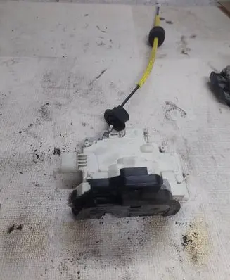Audi A6 S6 C6 4F Rear door lock