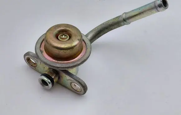 Daihatsu Terios Fuel pressure regulator