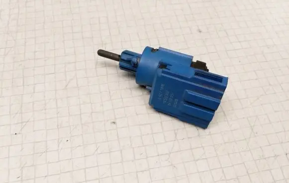 Volkswagen Polo Brake pedal sensor switch 1J0927189E