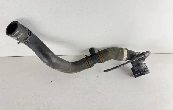Audi Q7 4L Engine coolant pipe/hose 7L8121051L