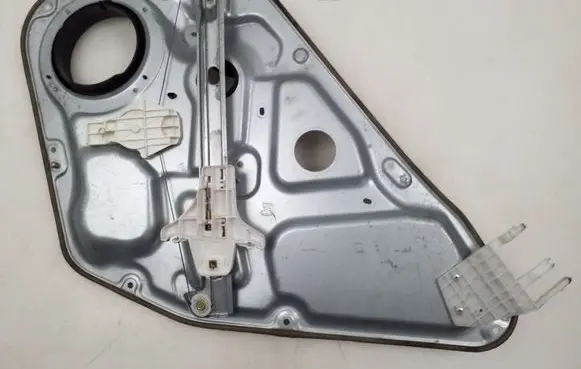 Hyundai Sonata Rear door manual window regulator 