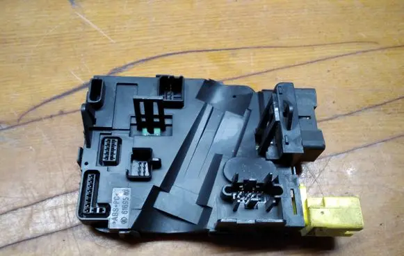 Volkswagen Jetta V Steering angle sensor 1K0953549AF 05113513