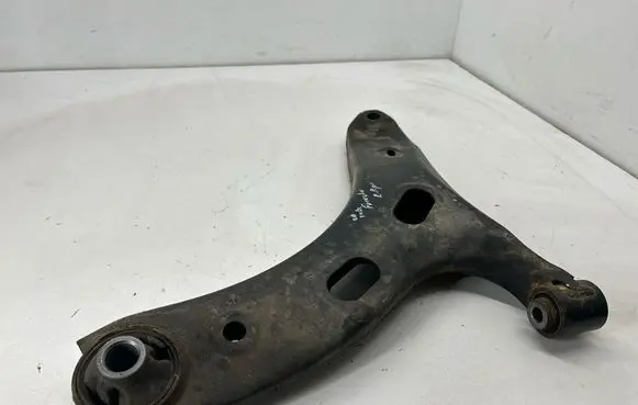 Subaru Forester SK Front lower control arm/wishbone 20202FL051 20202FL050