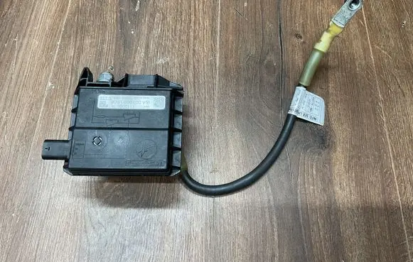 Mercedes-Benz E W213 Battery relay fuse A0009061505