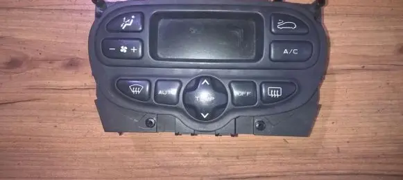 Citroen Xsara Picasso Climate control unit 96450543xt b067501