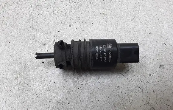 Opel Insignia A Windscreen/windshield washer pump 13250357