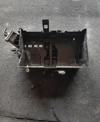 Chevrolet Orlando Battery tray 