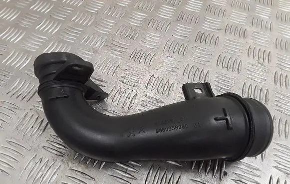 Air intake hose/pipe