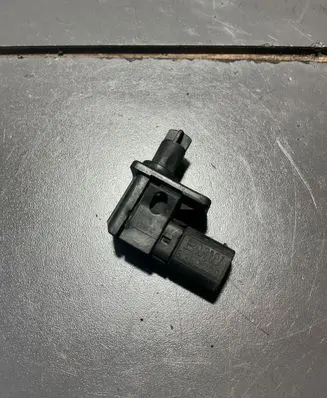 BMW 5 E39 Bonnet alarm switch sensor 8352229