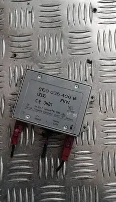 Audi A6 S6 C6 4F Aerial antenna amplifier 8e0035456b