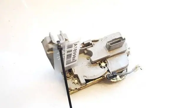 Peugeot 307 Front door lock 