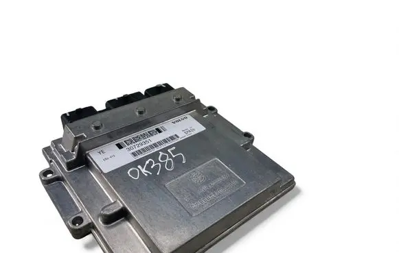 Volvo V70 Engine control unit/module ECU 30729351
