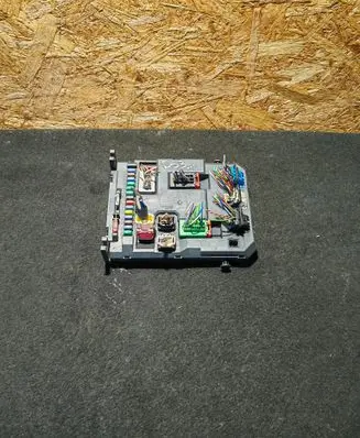 Peugeot 207 Fuse module 9666952280