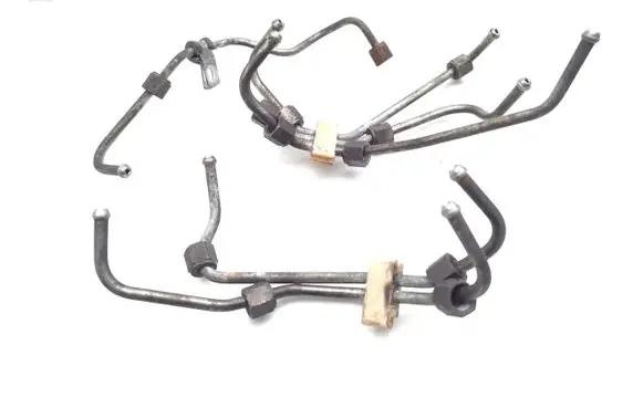 Volvo S80 Fuel injector supply line/pipe 
