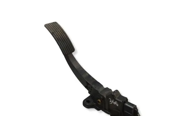 Mitsubishi Lancer X Brake pedal 