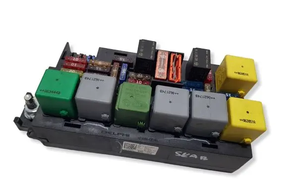 Mercedes-Benz ML W164 Fuse module A1645400672DDD 1645400672 A1645400672
