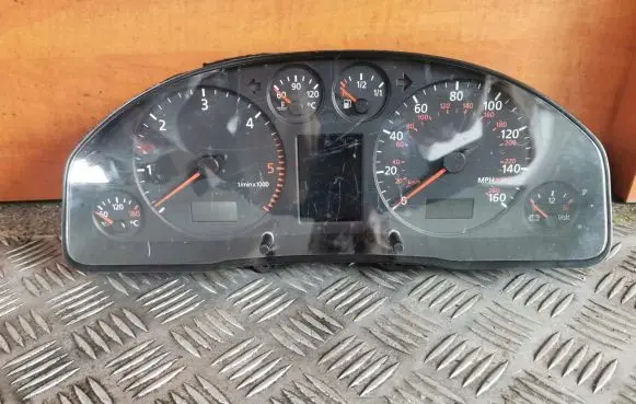 Audi A4 S4 B5 8D Speedometer (instrument cluster) 8D0920980K