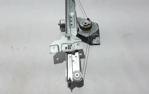 Dacia Duster Front window lifting mechanism without motor 807206838R