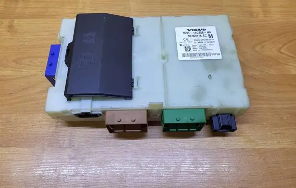 Volvo S80 Fuse module 7G9T14C256HA 30765876AC