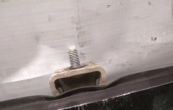 Skoda Octavia Mk2 (1Z) Tailgate/trunk/boot hinge