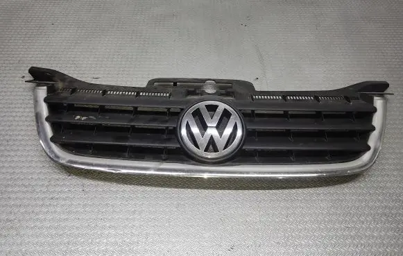 Volkswagen Touran I Front bumper upper radiator grill