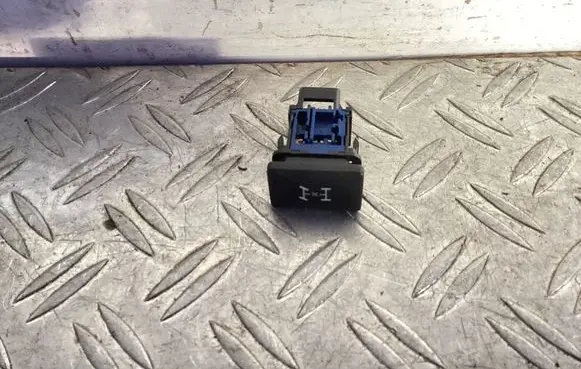 Toyota RAV 4 (XA40) Other switches/knobs/shifts 15C040