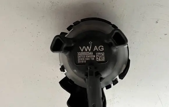 Volkswagen PASSAT B8 Airbag deployment crash/impact sensor 3Q0959354A 251016 210162583