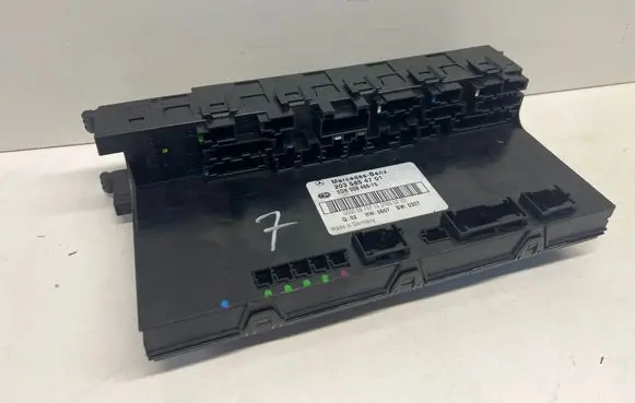 Mercedes-Benz C W203 Fuse box set 2035454701 5DK00848675 00815715279302