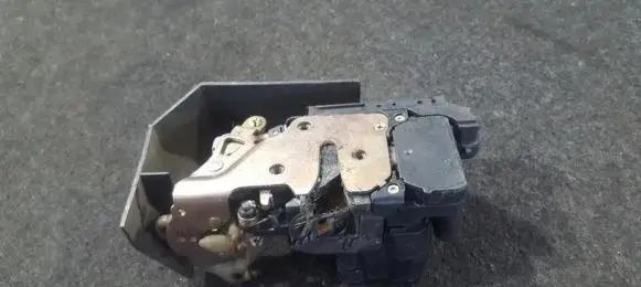 Alfa Romeo 156 Front door lock