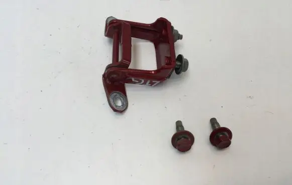Nissan Juke II F16 Rear door lower hinge