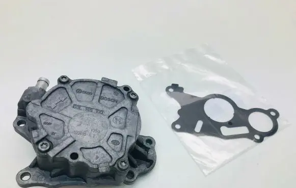 Volkswagen Beetle A5 Vacuum pump 03L145100F