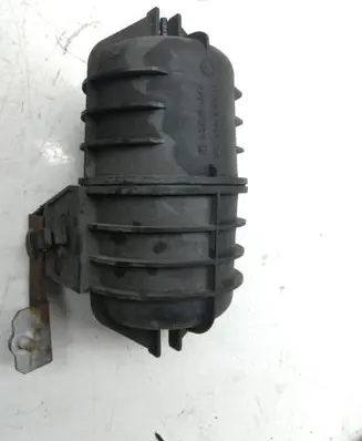 Vacuum air tank