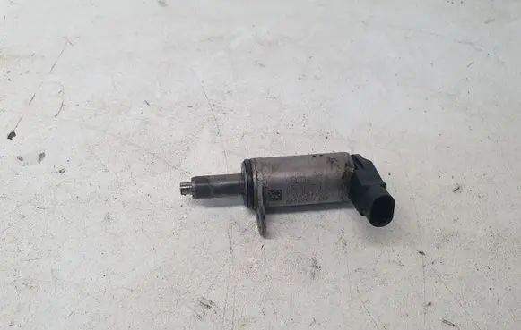 Audi A6 S6 C6 4F Camshaft vanos timing valve 06H103697A