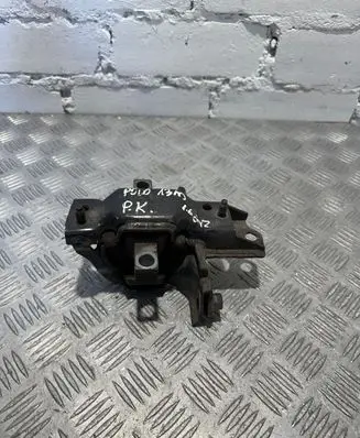 Volkswagen Polo V 6R Engine mount bracket 6Q0199555