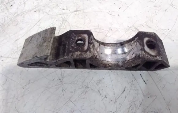 Volkswagen Touareg I Sway bar bush bracket, front 7L0411063B 001023377