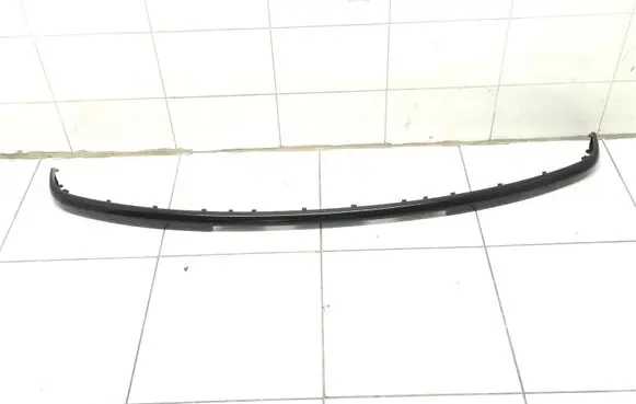 Rear bumper trim bar molding
