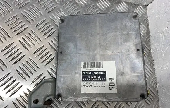 Toyota Avensis Verso Engine control unit/module 8966144300 1758005121