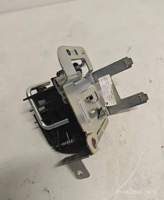 BMW 5 G30 G31 G38 Seat back rest lock catch 11506510 7217503 081800