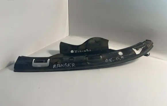 Ford Ranger Headlight/headlamp mounting bracket