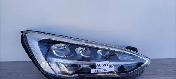 Ford Focus Headlight/headlamp JX7B-13E014-CE