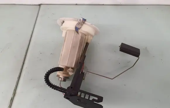 BMW 5 E60 E61 Fuel level sensor 16117373514