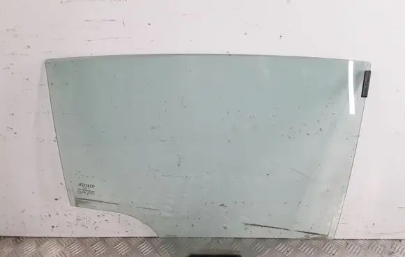 Rear door window glass