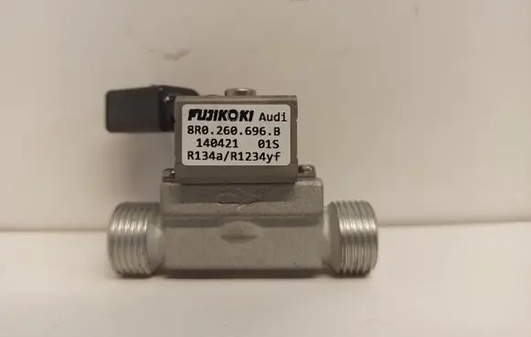 Seat Leon IV Air conditioning (A/C) expansion valve 8R0260696B