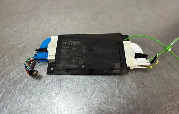Mercedes-Benz A W176 Trunk lid opening control unit A1679001320