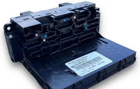 Mercedes-Benz SLK R171 Central body control module SLKR171 A1715450801