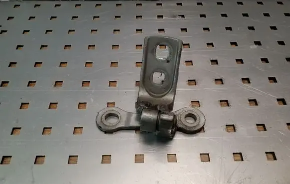 Opel Vectra C Front door upper hinge