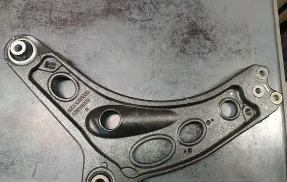 Renault Trafic III (X82) Front control arm 8200688035 93859695